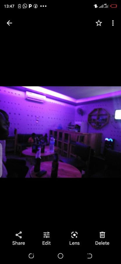 Kicec Bar And Guest House Airport Dár Al-Szalám Kültér fotó
